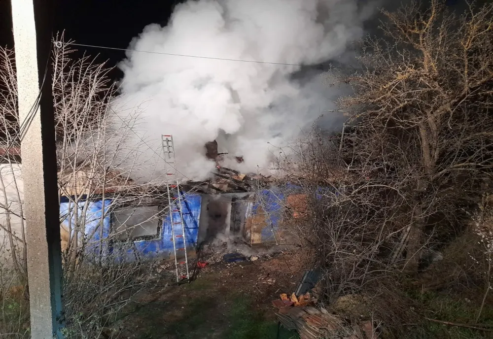 Și-a pierdut viața în casa cuprinsă de flăcări. Avea doar 54 de ani