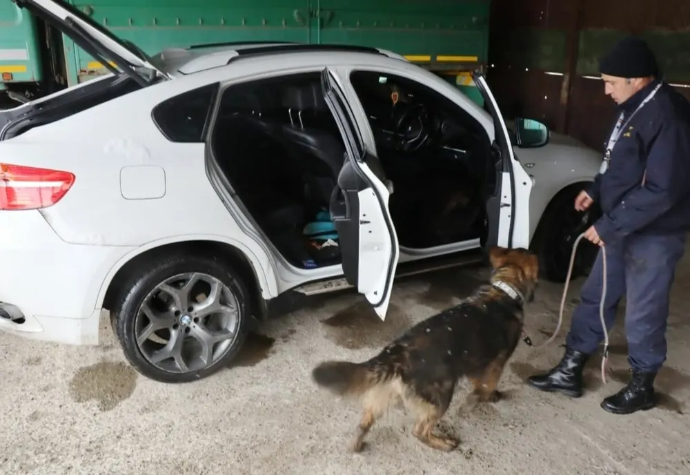 Autoturism furat, în valoare de peste 70.000 de lei, descoperit la Botoşani
