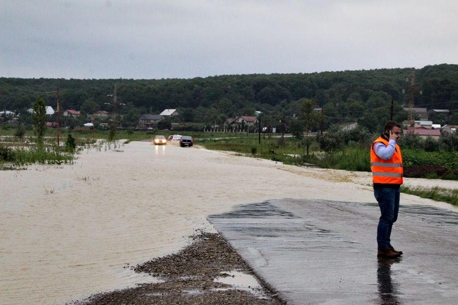 inundatii drum botosani tg frumos copalau (18)
