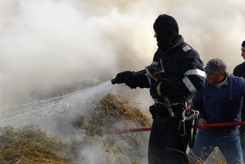 incendiu furaje ungureni2