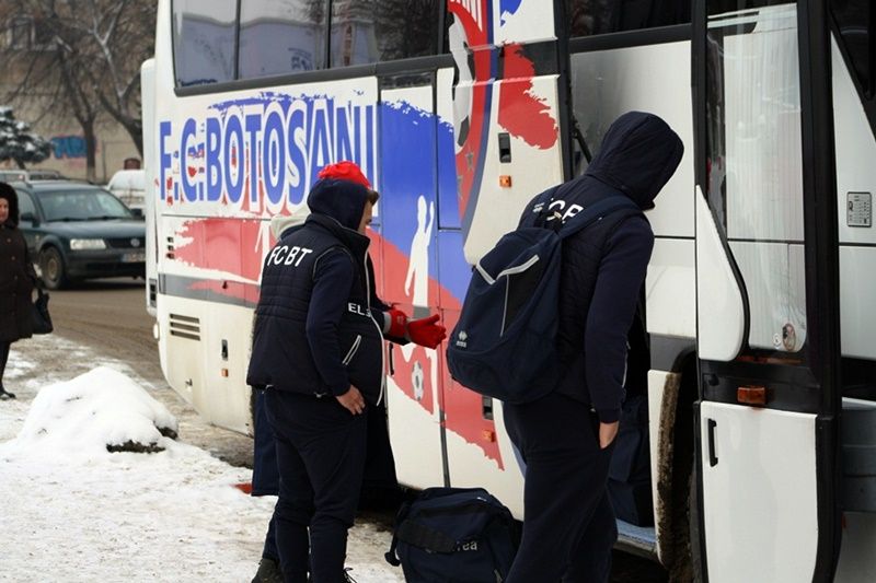 fc botosani, plecare in cantonament (1)