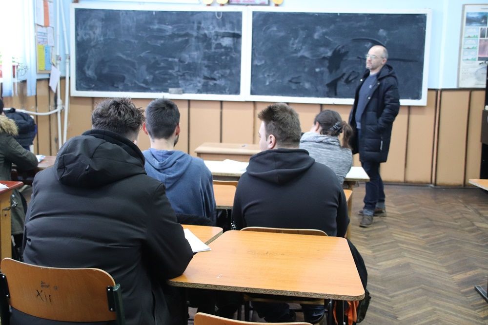 elevi in clasa liceu pomarla (9)