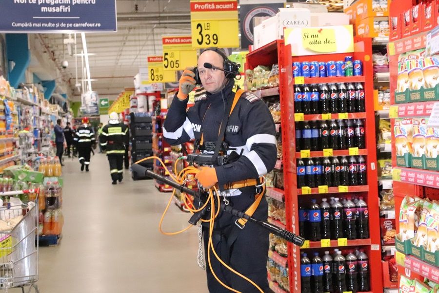 Exercitiu ISU SMURD la Carrefour Botosani (39)