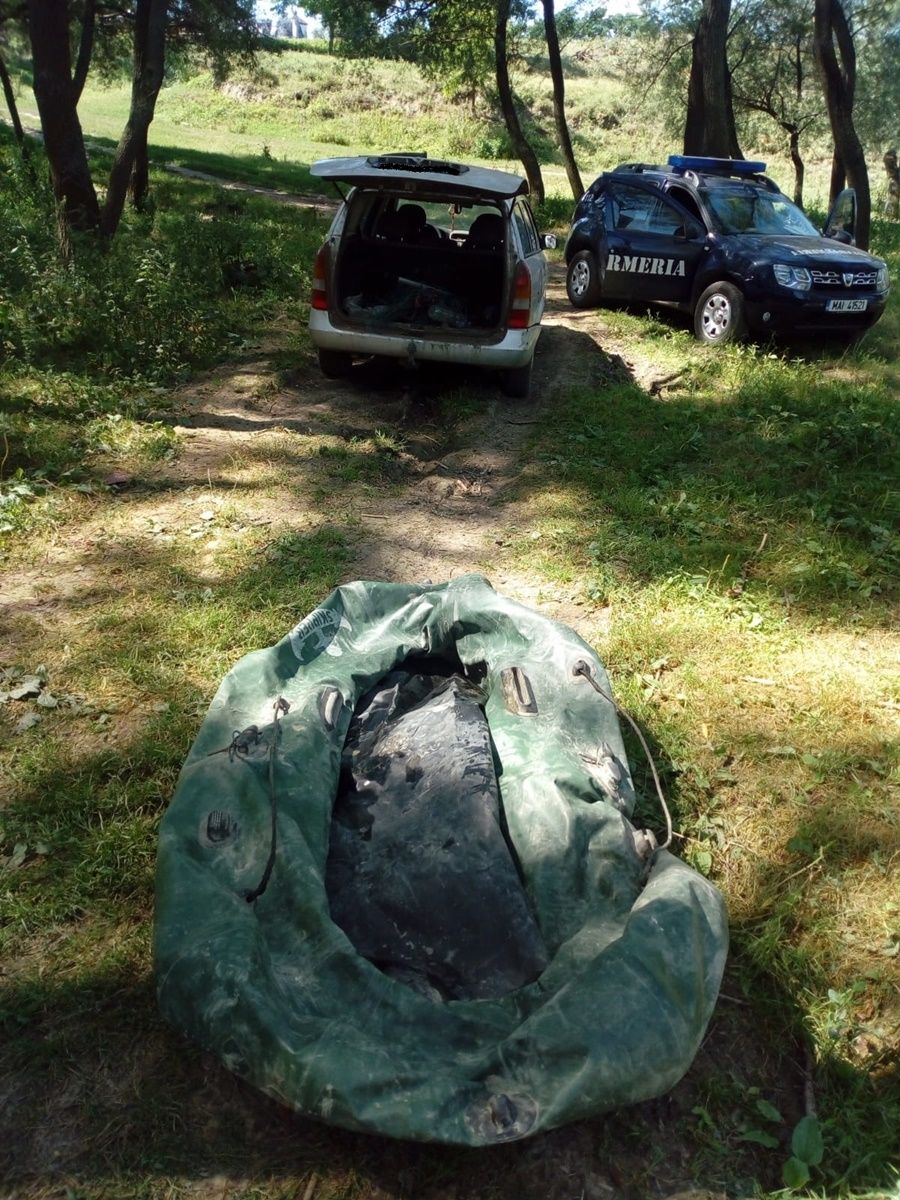 pescar prins de jandarmi