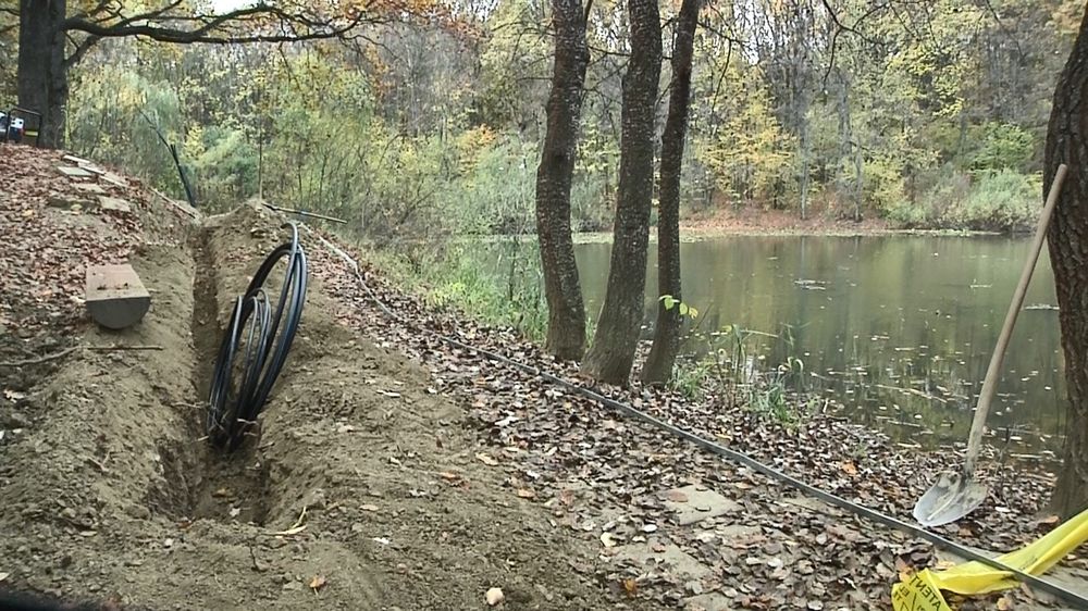 Iluminat public până la lacul cu nuferi FOTO