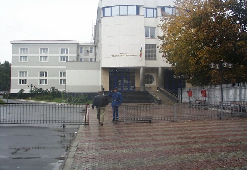 Agresori cercetați sub control judiciar