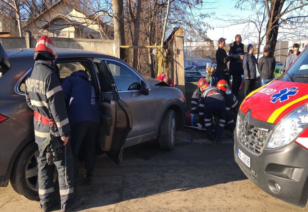 Accident cu trei victime în Botoșani. Două dintre victime erau pe trotuar