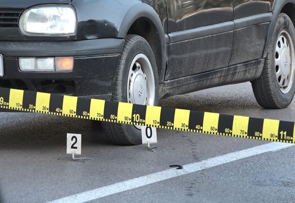 Accident provocat de un tânăr din București. Era beat, nu avea permis și a dărâmat gardul unei locuințe