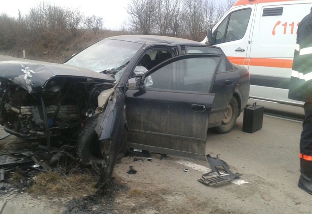 Accident cu două victime provocat de un tânăr de 18 ani