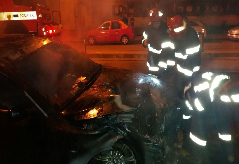 Mașină incendiată în municipiul Botoșani