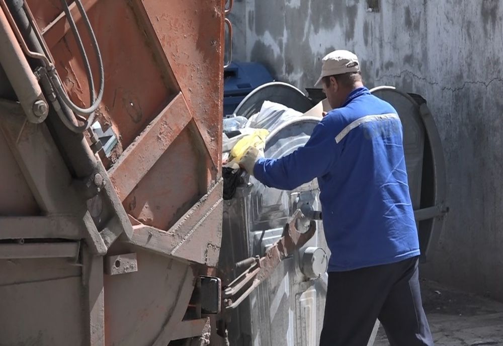 Urban Serv nu va mai ridica gunoiul din comuna Dângeni. Reacția primarului Rotundu