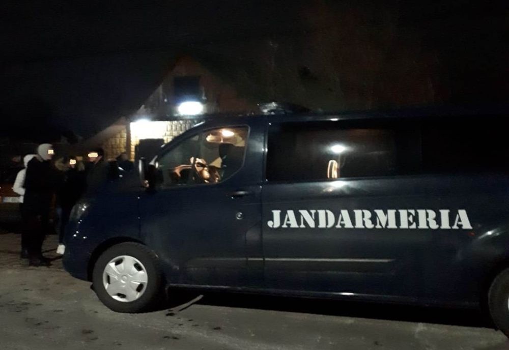 Barman amendat cu 1000 de lei de jandarmi
