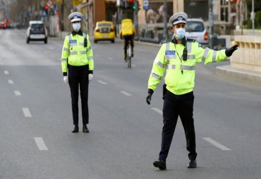 Sute de persoane legitimate de polițiștii botoșăneni