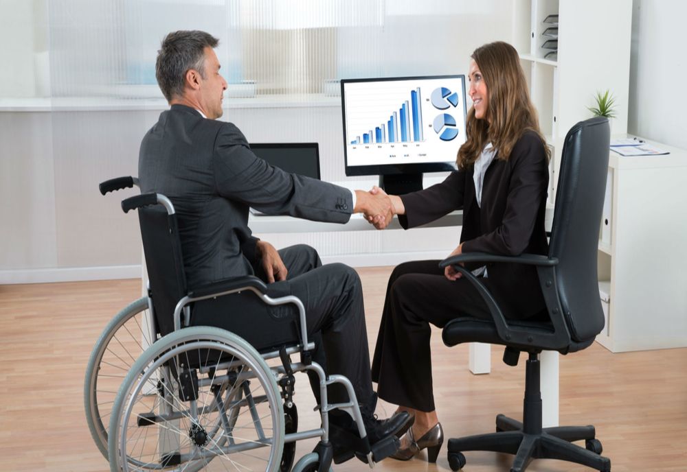 Angajatorii pot beneficia de subvenție pentru încadrarea persoanelor cu dizabilități în cuantum de 2.250 lei /lună pentru o perioada de 12 luni