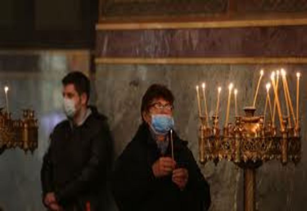 Bisericile rămân deschise de Crăciun. „Slujbele religioase cu caracter colectiv nu sunt considerate adunări publice”