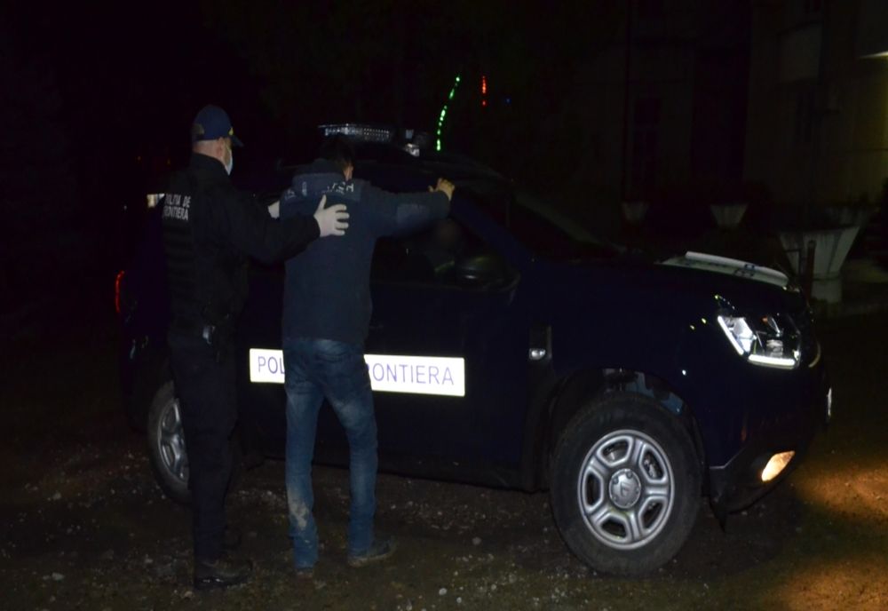 Cetăţean sârb depistat de poliţiştii de frontieră în timp ce încerca  să intre ilegal în România
