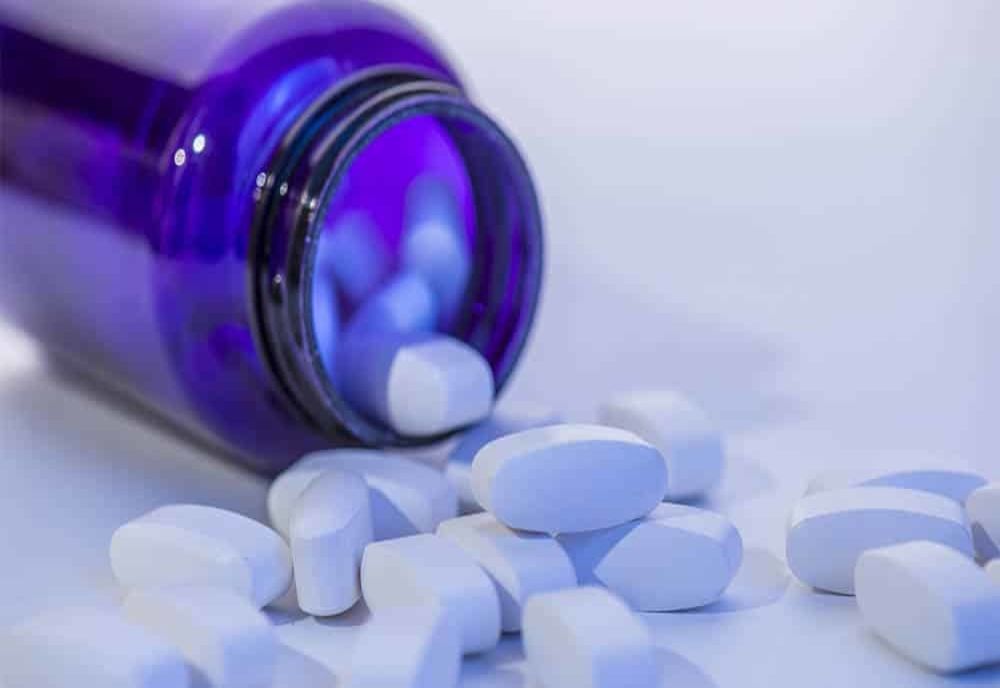 Un bărbat a murit de supradoză de Paracetamol după ce s-a tratat singur acasă de Covid-19