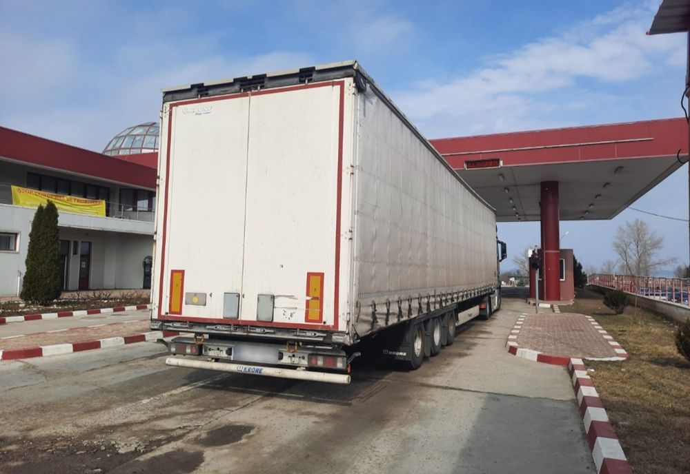 TIR cu documente false oprit din drumul spre Republica Moldova