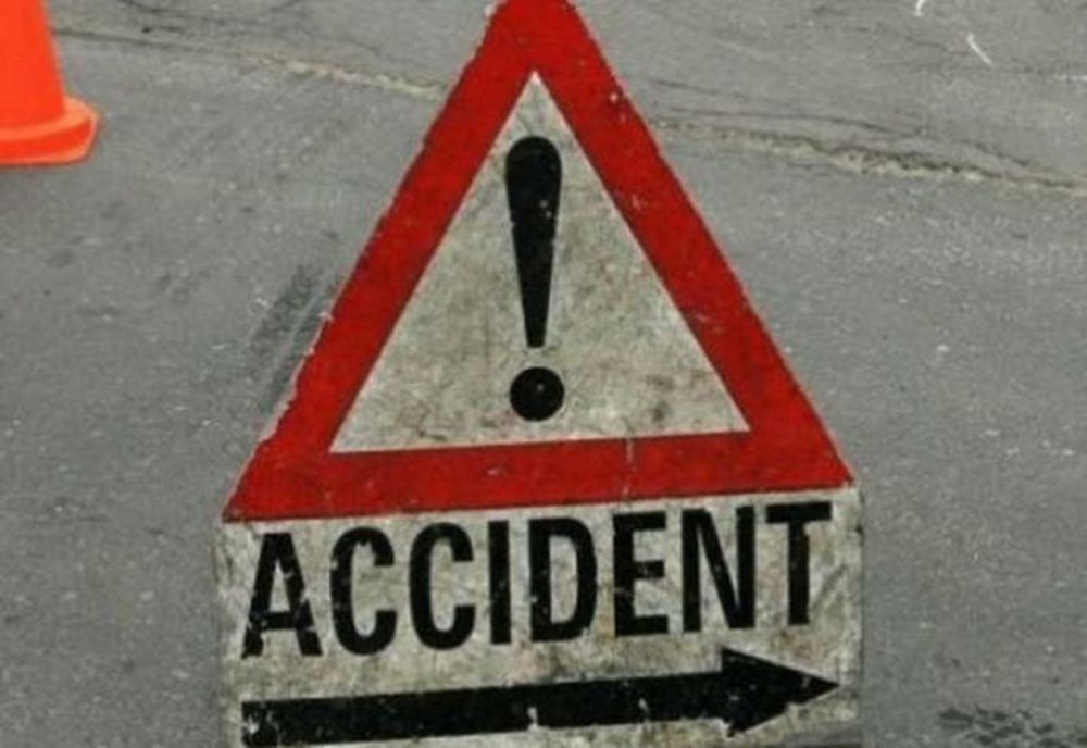 Trei autoturisme implicate într-un accident rutier