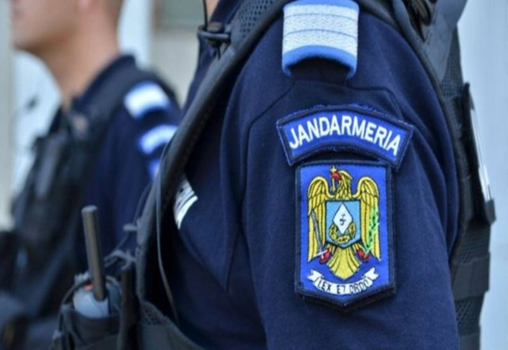 A urinat într-o sticlă în timpul examenului pentru Scoala de Jandarmi, cu acordul supraveghetorilor