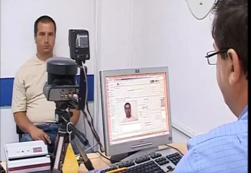 Condiții mai DURE pentru stabilirea domiciliului: Adresele la care "locuiesc" mai multe persoane, în atenția autorităților