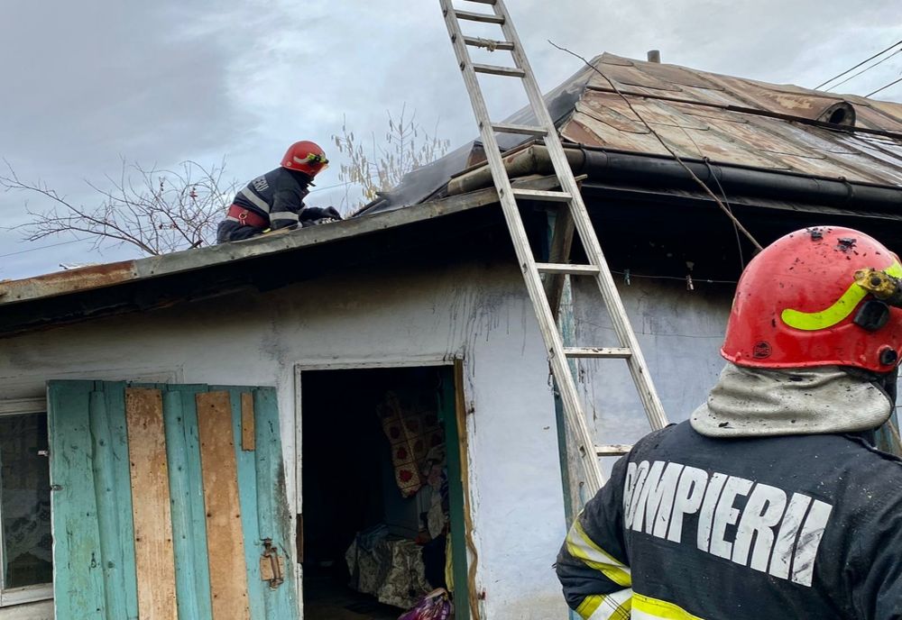 O femeie a murit arsă de vie din cauza unei lumânări lăsată nesupravegheată