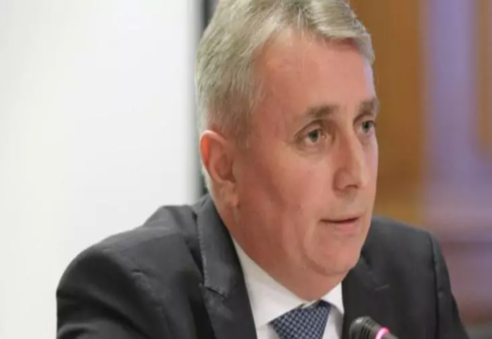 Lucian Bode, la prezentarea a 43 de laboratoare mobile pentru educaţie rutieră: Asistăm la un adevărat carnagiu pe şosele.