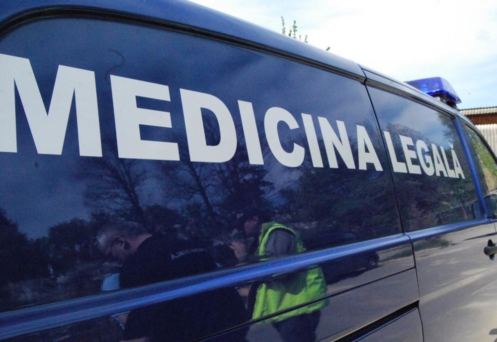 Bărbat găsit fără suflare în mijlocul drumului