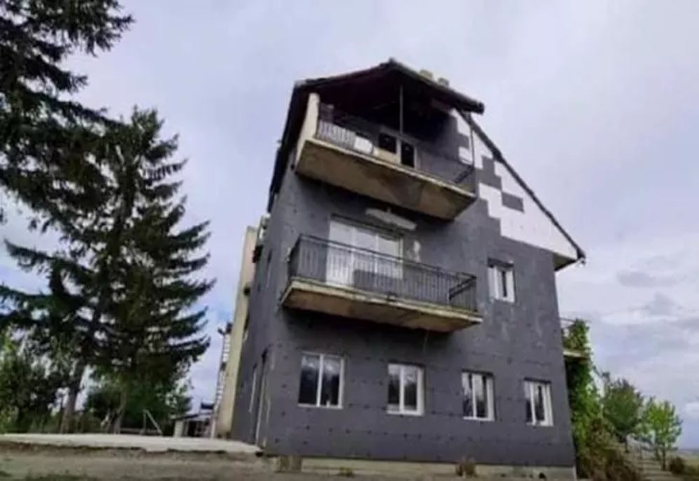 BOTOȘANI-O vilă de protocol a lui Ceaușecu, transformată în adăpost pentru oamenii străzii