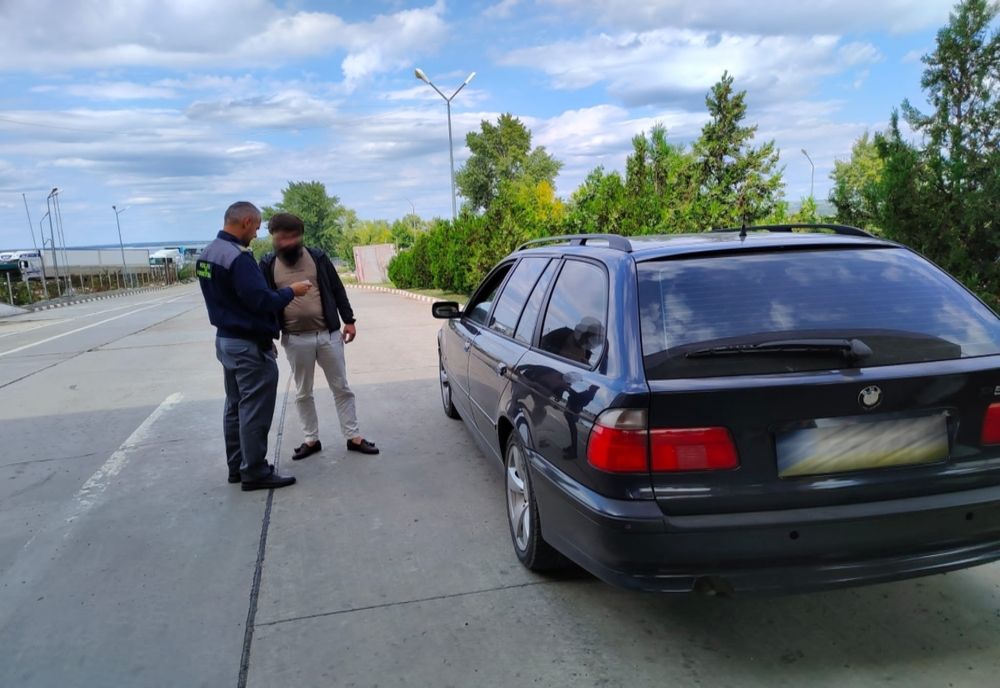 A plătit sute de euro pentru un permis de conducere fals