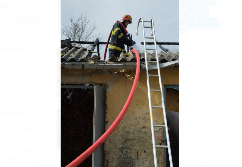 Incendiu la o clădire unde se aflau depozitate lemne, din cauza unei lanterne