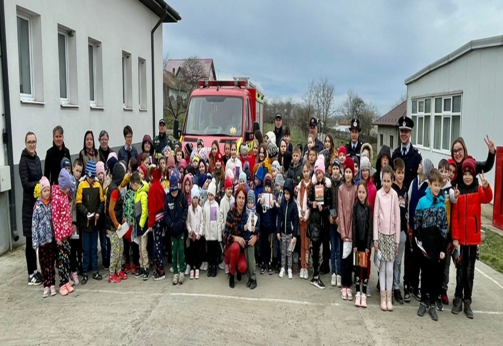 O zi de „Școală Altfel” alături de pompieri