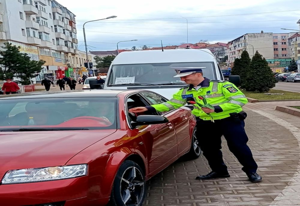 8 MARTIE, cu flori și mesaje preventive