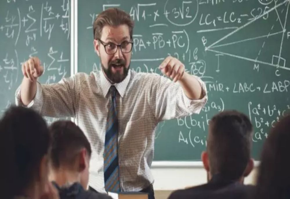 Salariile care i-au făcut pe profesori să declanșeze GREVA în Educație: cât câștigă un dascăl în România după zeci de ani la catedră