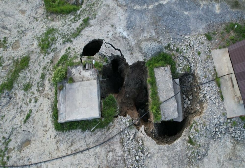 PRAID, UITATĂ DE AUTORITĂȚI! 40.000 DE OAMENI ÎN COLAPS DUPĂ INUNDAȚII. PROMISIUNILE LUI BOLOJAN AU RĂMAS PE HÂRTIE