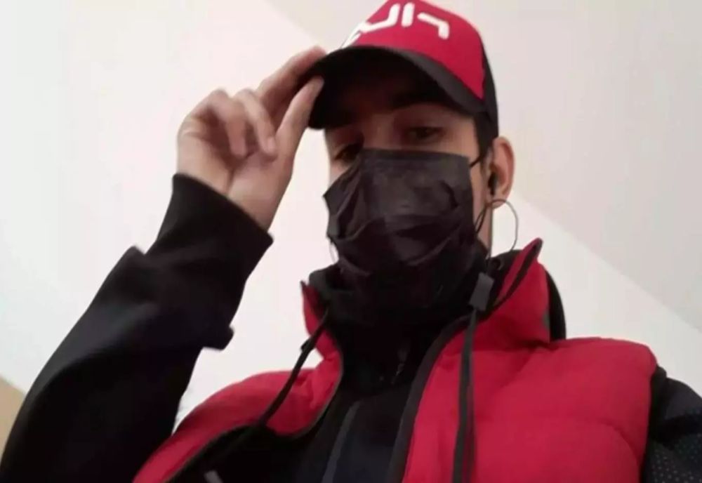 COSMIN TUDORAN, TÂNĂRUL CARE A AGRESAT UN LIVRATOR DIN BANGLADESH, VA FI PLASAT ÎN AREST LA DOMICILIU ȘI VA URMA TRATAMENT PSIHIATRIC