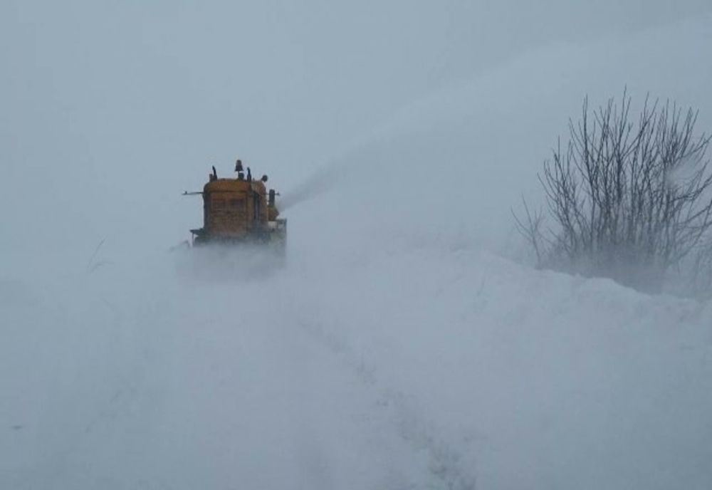 Se circulă în condiții de iarnă pe toate drumurile naționale din zona Moldovei. anunță DRDP
