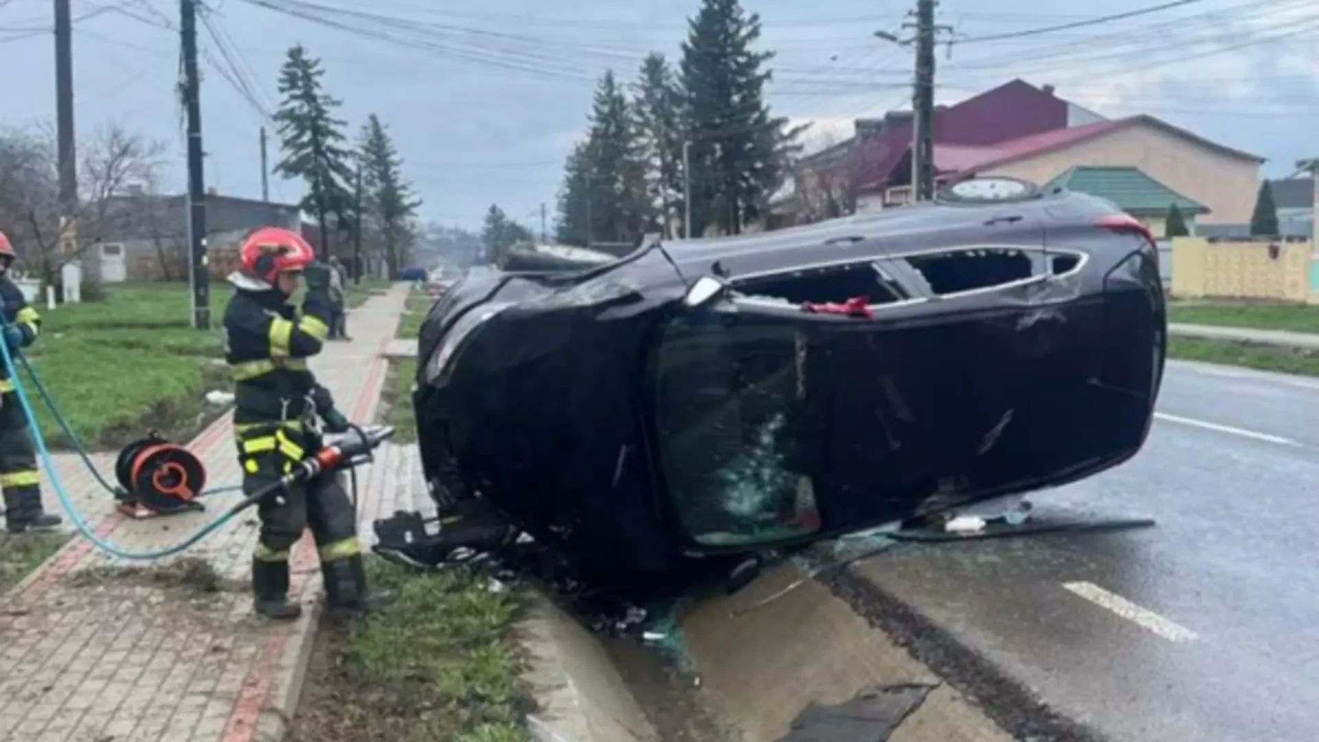 Două femei, rănite în urma unui accident violent în Botoșani Foto: ISU Botoșani