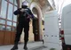„Tezaur” de aproape 900.000 de euro păzit cu arma la Botoșani