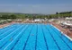 La piscină cu mâncarea și băutura de acasă. În tot parcul Cornișa nu este o terasă sau un punct de alimentație publică