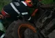 Pompieri chemați pentru a scoate un bărbat de sub un tractor răsturnat