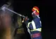 Locuință distrusă de jarul căzut din sobă! Un bărbat a ajuns la spital