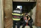 Bărbat căzut în casa unui lift