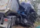 O familie din Botoșani s-a trezit cu un camion în curtea casei