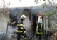 Un bărbat a murit, iar tatăl lui a ajuns la spital cu arsuri! Focul la casa în care locuiau a fost pus intenționat 