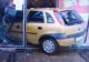 Un tânăr fără permis s-a oprit cu mașina într-un magazin
