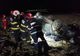 FOTO-Un tânăr a rămas încarcerat după ce s-a răsturnat cu mașina