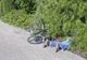Accident incredibil pe un drum din Botoșani: Un biciclist aproape de comă alcoolică a scăpat de pe ghidon ”pasagerul” 