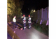 Traficul rutier blocat pe un singur sens, pe o stradă din Dorohoi, din cauza unui TIR care a rupt un stâlp de telefonie